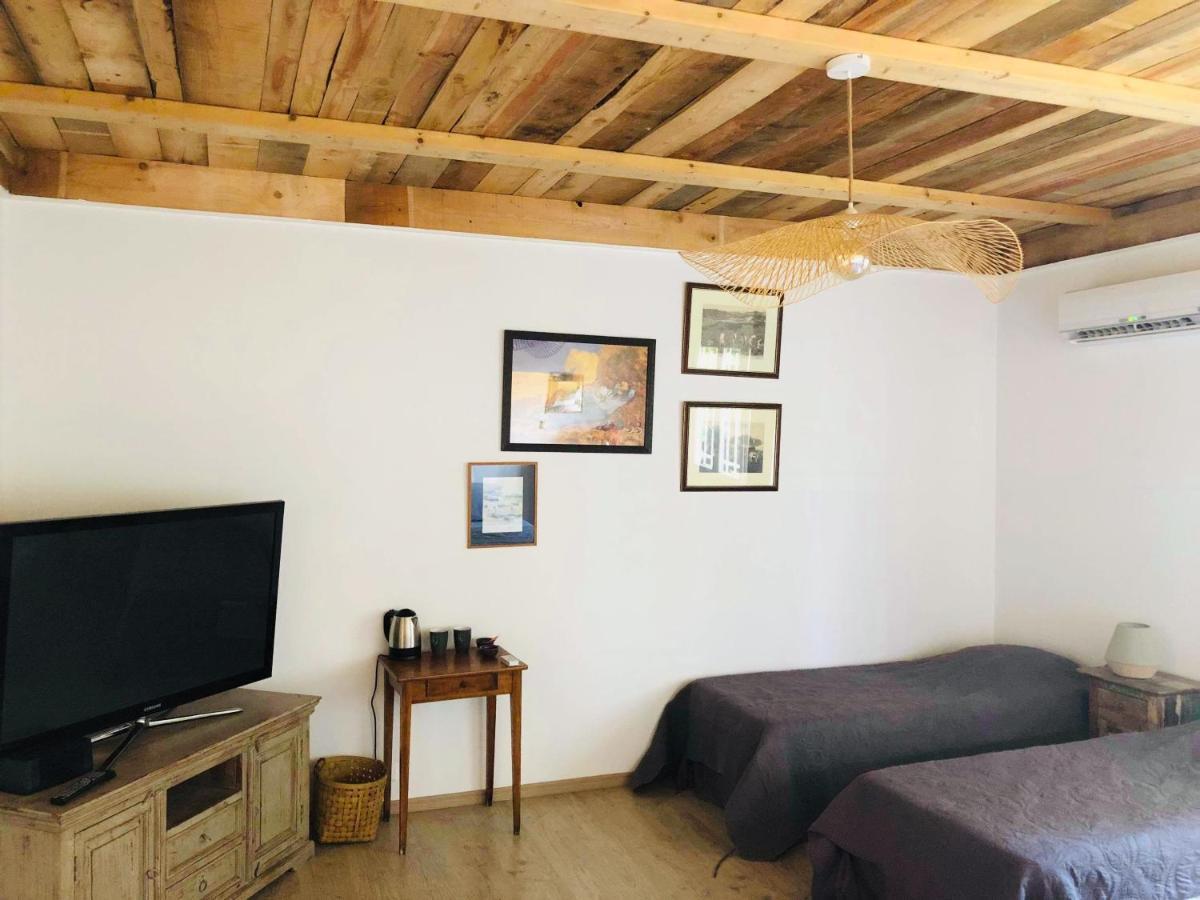 Mas Des Prevots B&B Noves Екстериор снимка
